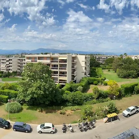 Appartement Superbe 2 Pieces Avec Piscine *