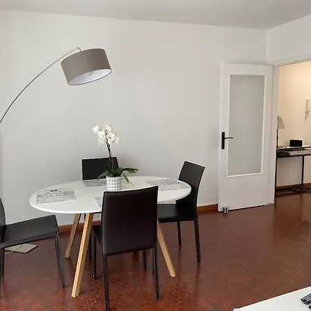 Superbe 2 Pieces Avec Piscine * Antibes