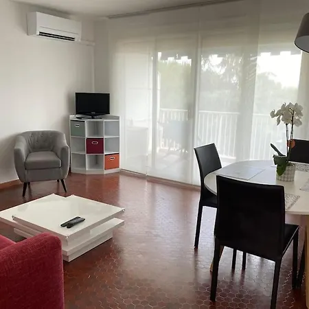 Appartement Superbe 2 Pieces Avec Piscine